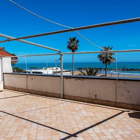 Appartamento Di Antonio Fronte Mare Montesilvano Exterior foto