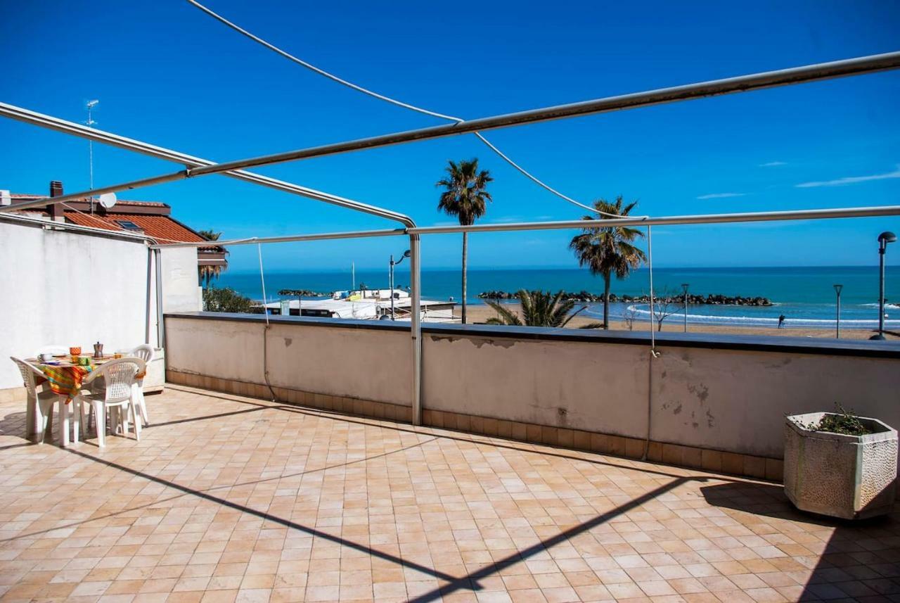 Appartamento Di Antonio Fronte Mare Montesilvano Exterior foto