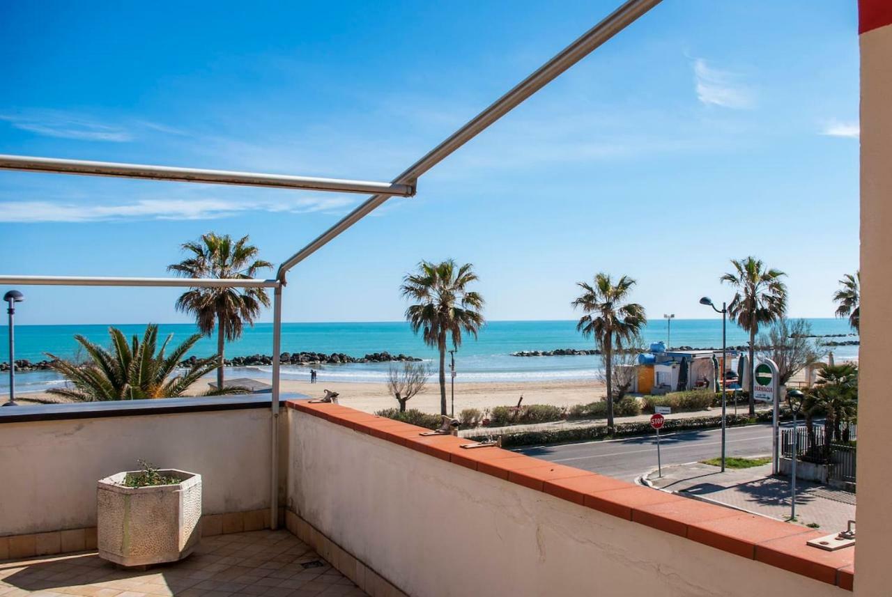 Appartamento Di Antonio Fronte Mare Montesilvano Exterior foto